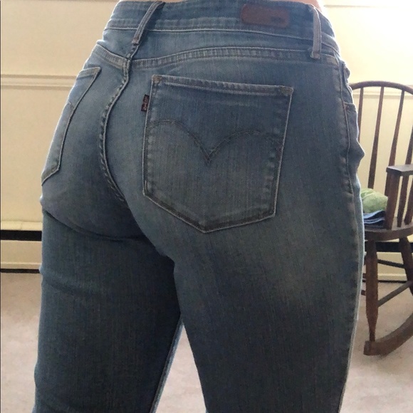 Boot Cut Levi Jeans - Picture 2 of 6